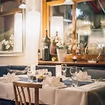 Отель Marktplatzhotel - Restaurant Tafelspitz 2*