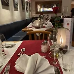 Marktplatzhotel - Restaurant Tafelspitz Отель Вайнхайм