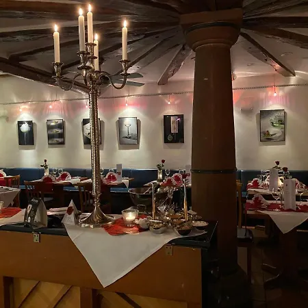 فندق Marktplatzhotel - Restaurant Tafelspitz 2*