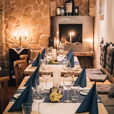 Marktplatzhotel - Restaurant Tafelspitz فندق