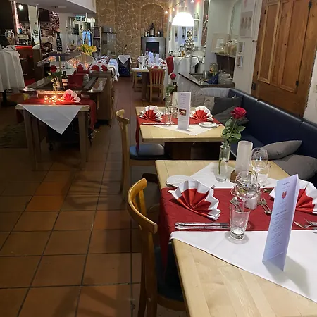 Marktplatzhotel - Restaurant Tafelspitz فندق